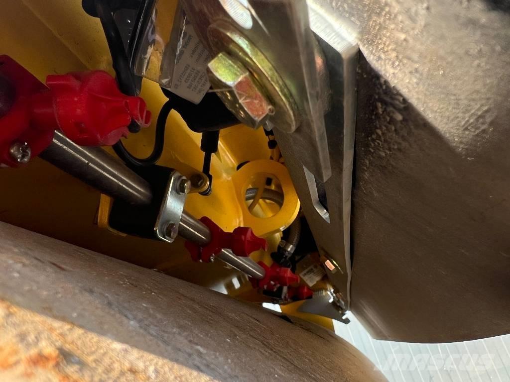 Bomag BW100 AD-5 트윈 드럼 롤러