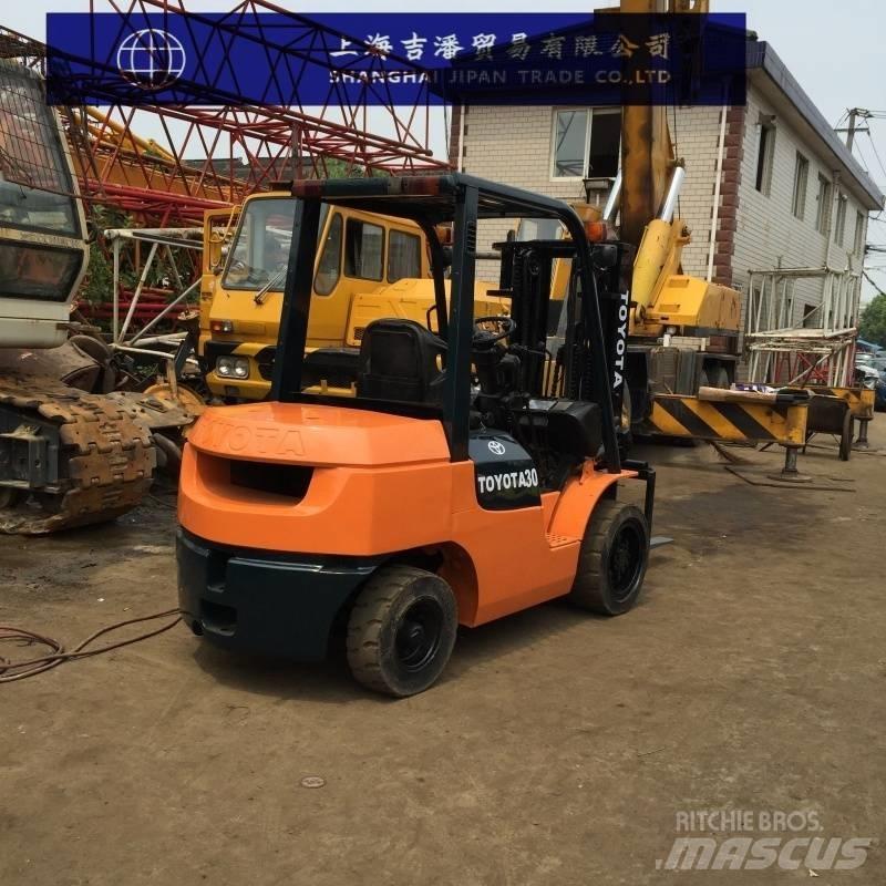 TCM FD 30 디젤 지게차