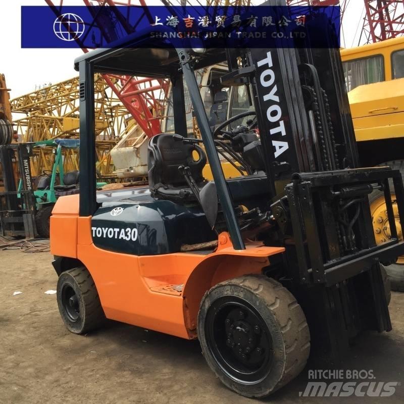 TCM FD 30 디젤 지게차