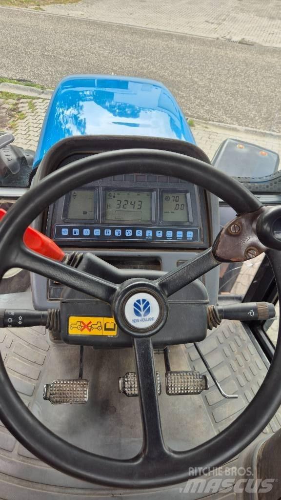 New Holland 8160 RC 트랙터