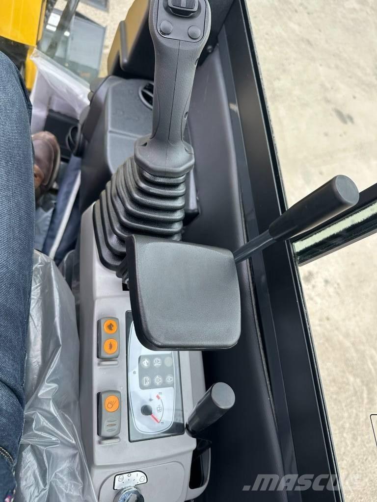 Komatsu PC 24 MR-5 소형 굴삭기 7톤 미만