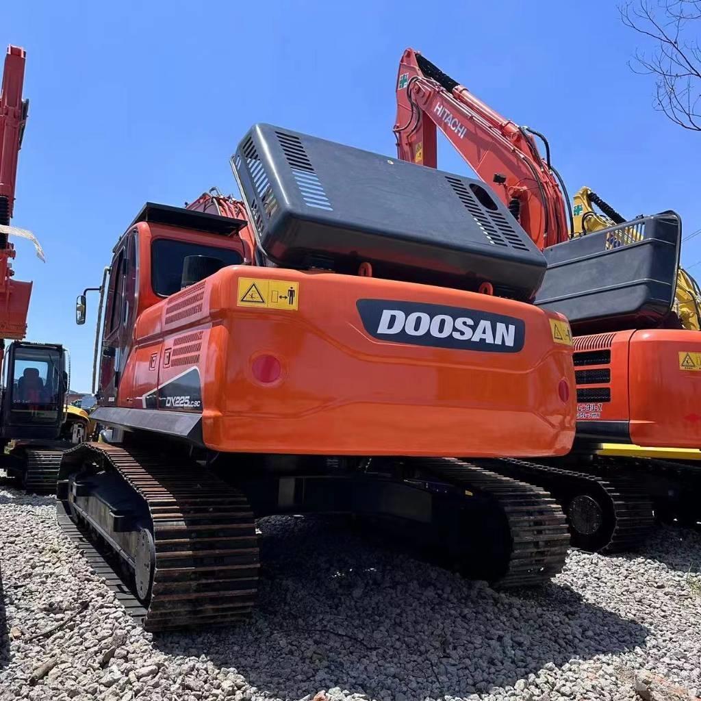 Doosan DX 225 LC 대형 굴삭기 29톤 이상