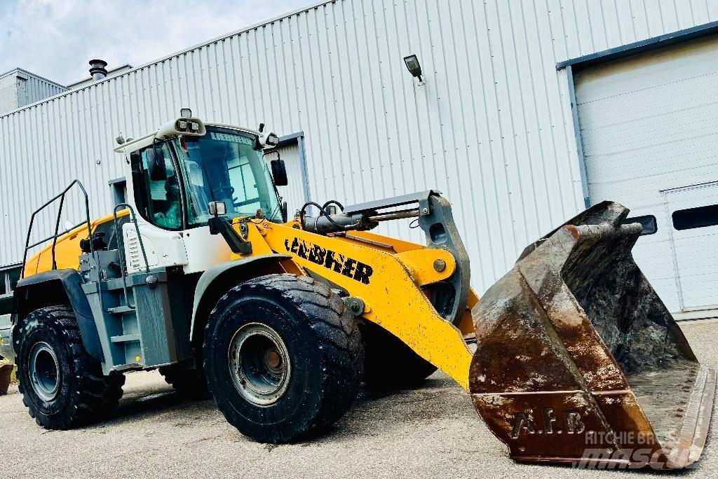 Liebherr L 566  휠로우더