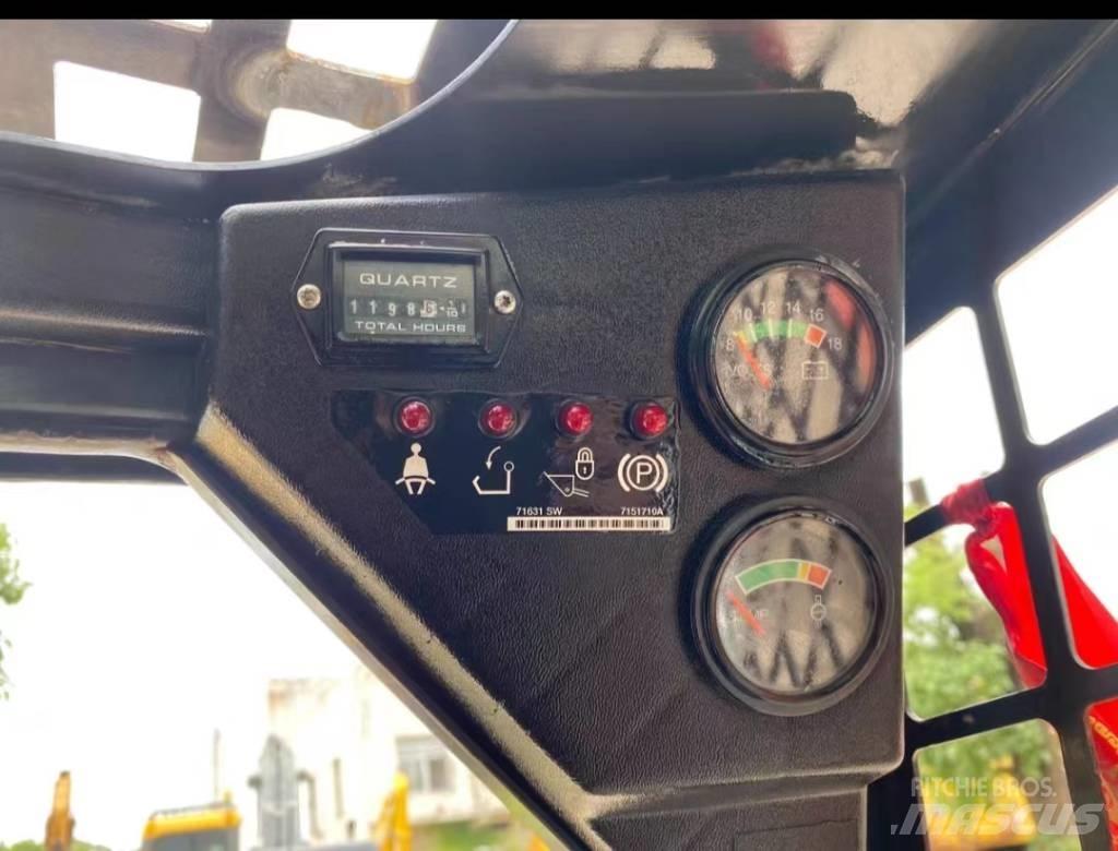 Bobcat S70  스키드로더
