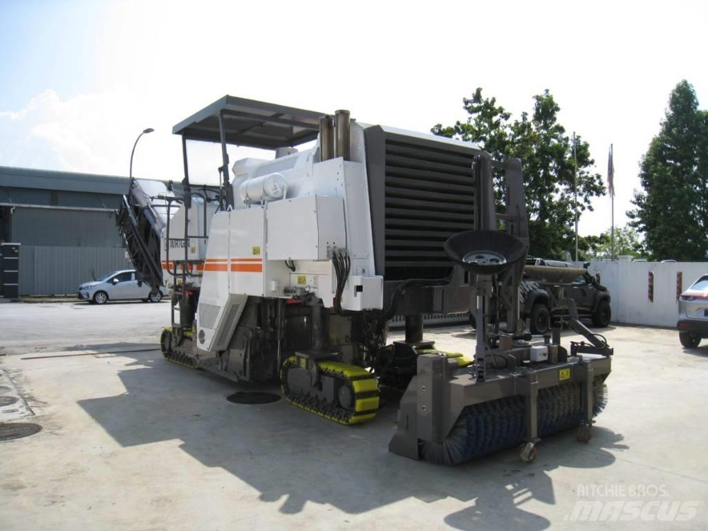 Wirtgen W1900 아스팔트 콜드 밀링 기계