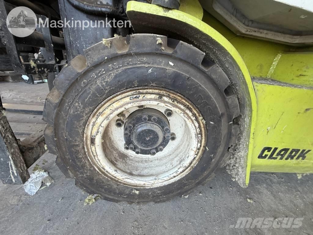 Clark CEM 25 디젤 지게차