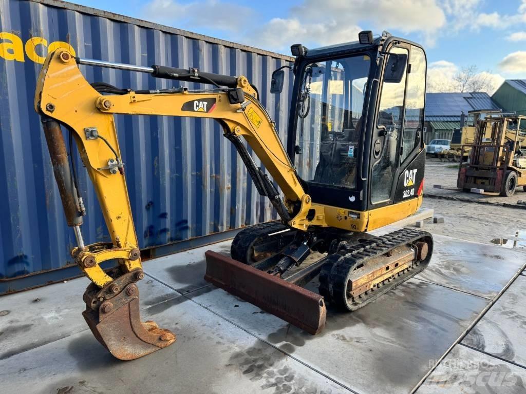 CAT 302.4 D 소형 굴삭기 7톤 미만