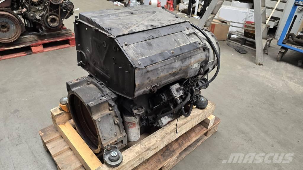 Deutz BF4L914 엔진