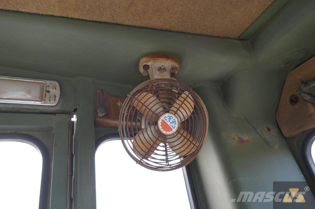 CAT 130G Ex-army 그레이더