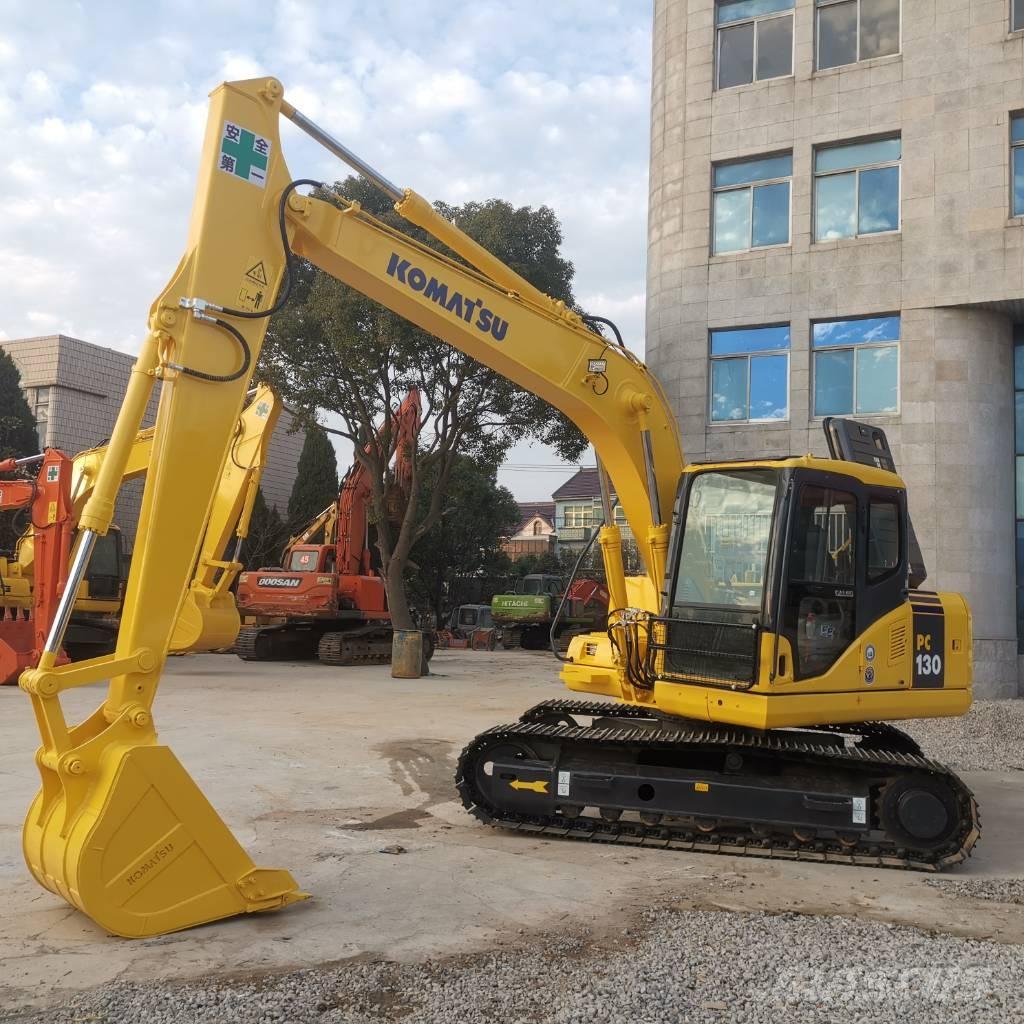 Komatsu PC 130 대형 굴삭기 29톤 이상
