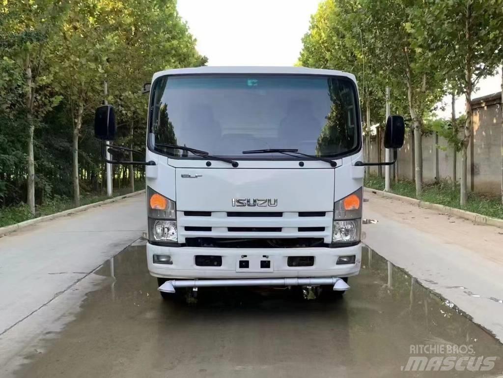 Isuzu ELF 시립/다목적 차량
