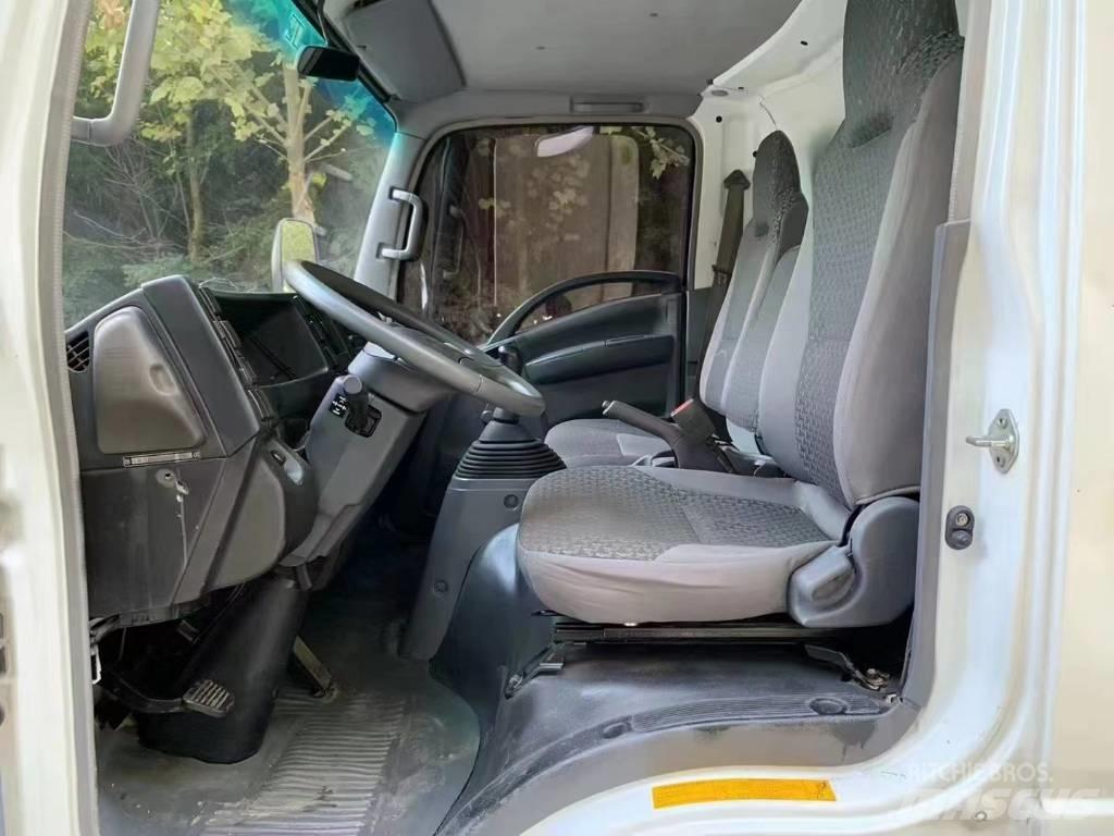 Isuzu ELF 시립/다목적 차량