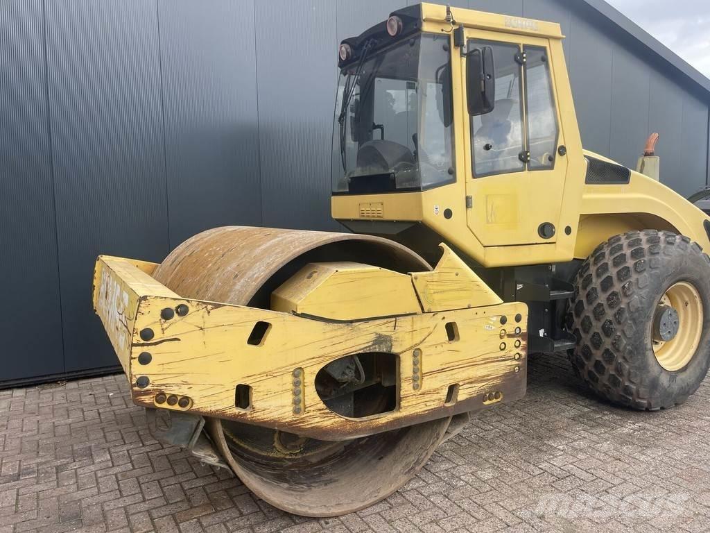 Bomag Bw 213 공기 타이어 롤러