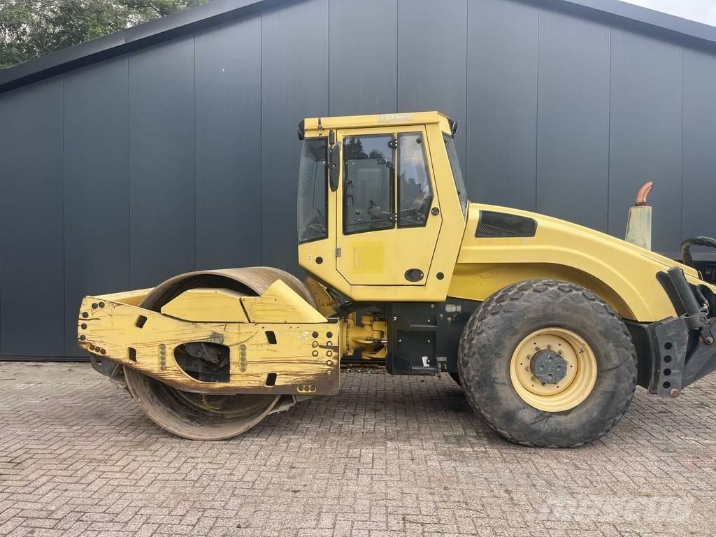 Bomag Bw 213 공기 타이어 롤러