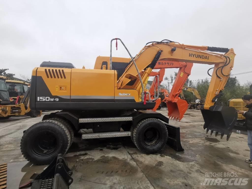 Hyundai R 150W  휠 굴삭기