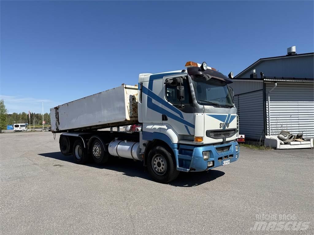Sisu E12M 8x2 덤프 트럭