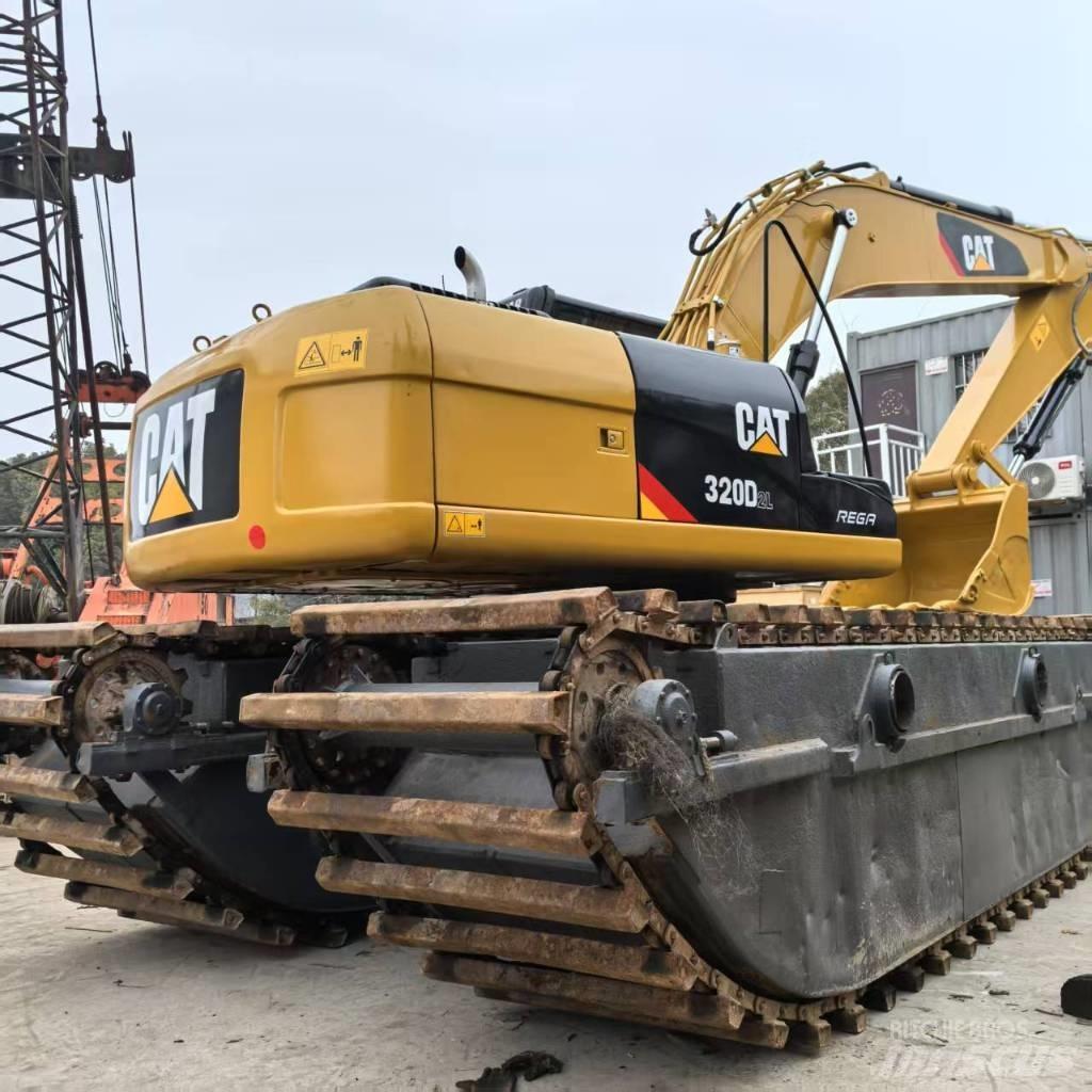 CAT 320 D 수륙양용 굴삭기