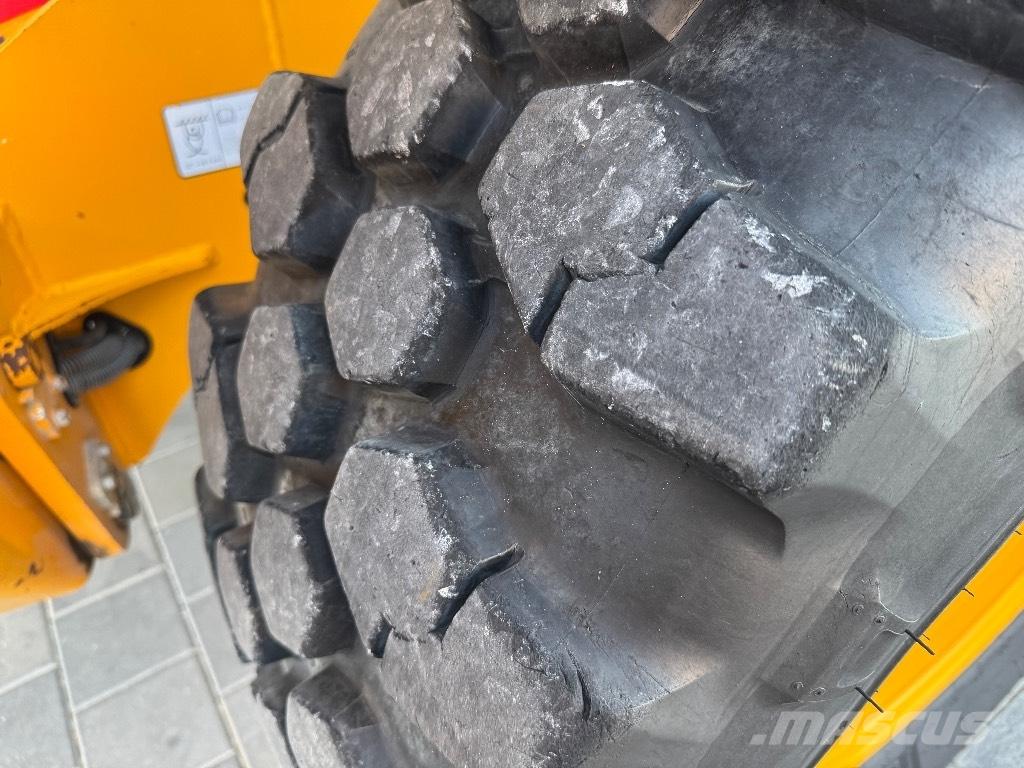 JCB 540-140 텔러 핸들러