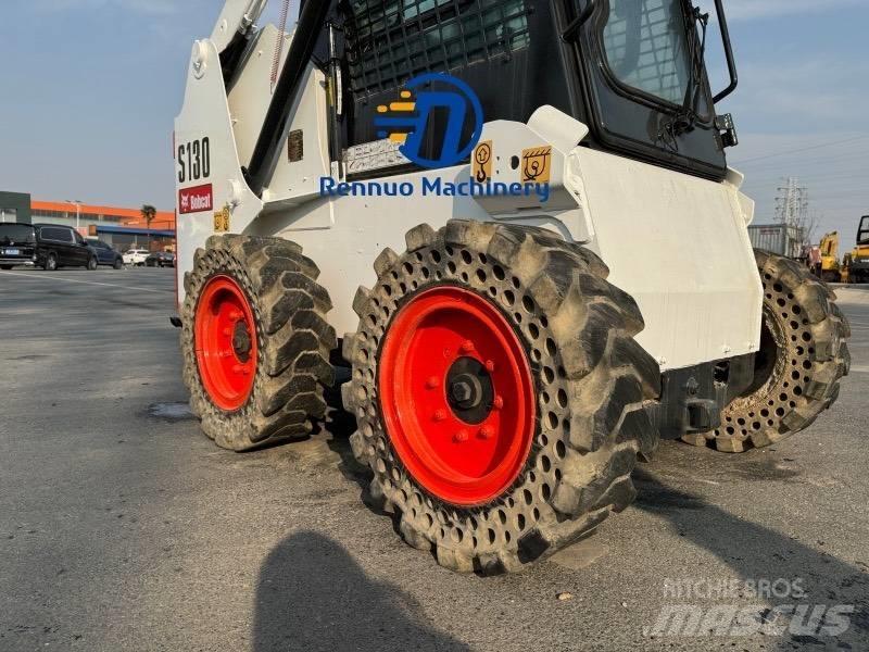 Bobcat S 130  스키드로더