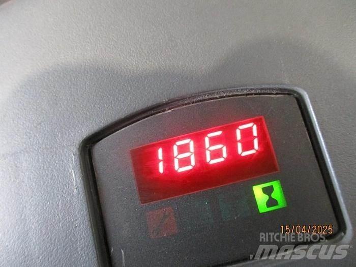 BT LPE 200-6 로우 리프터(승강대 포함)