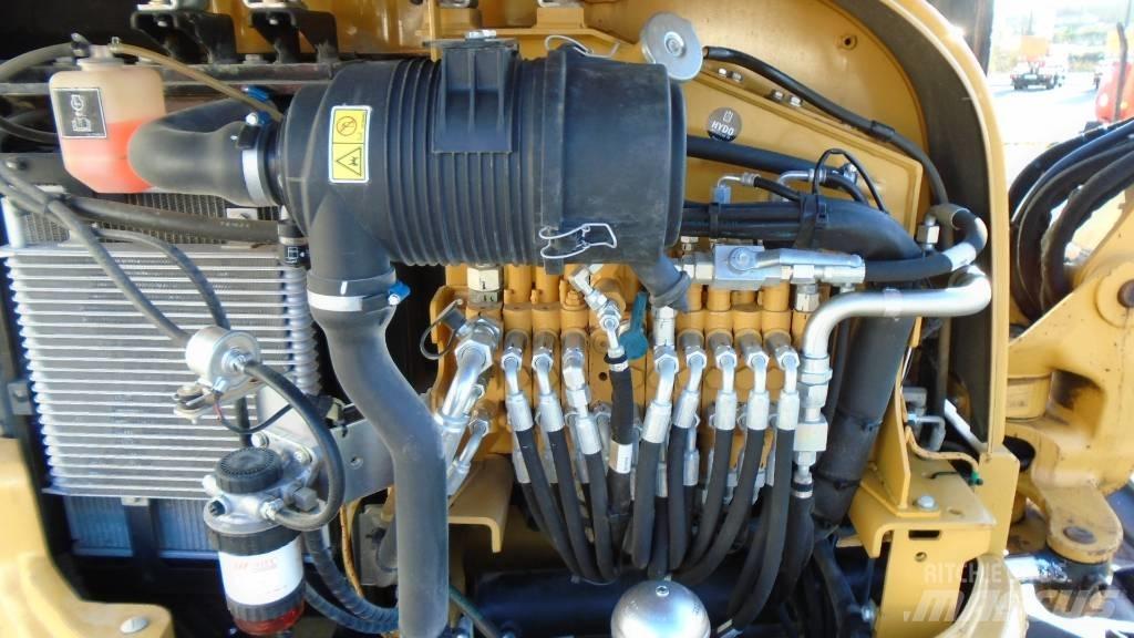 CAT 303.5 E CR 소형 굴삭기 7톤 미만