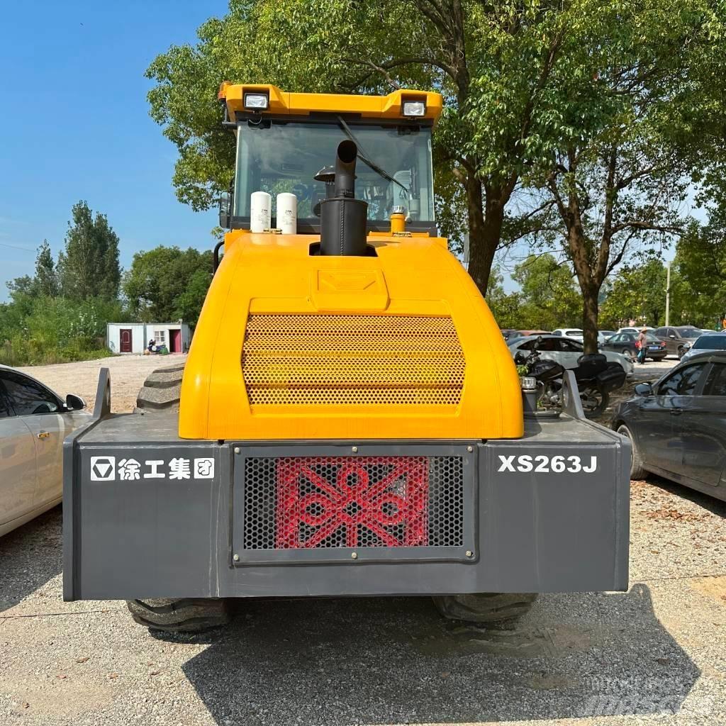 XCMG XS263J 싱글 드럼 롤러