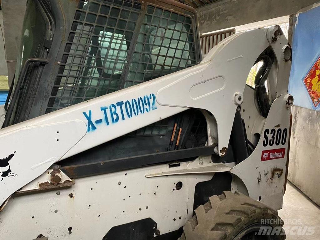 Bobcat S 300  스키드로더