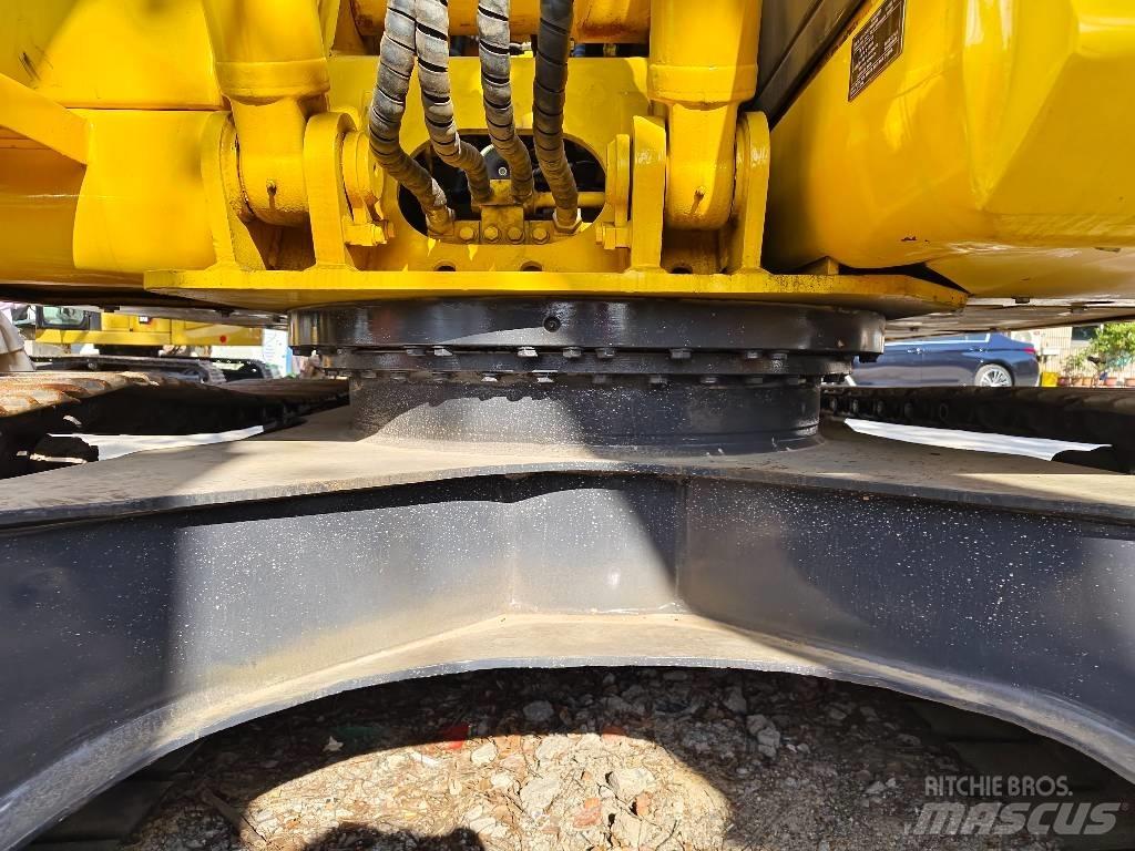 Komatsu PC 130 대형 굴삭기 29톤 이상