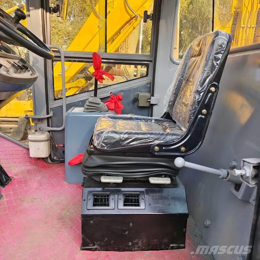 XCMG XS 143 J 싱글 드럼 롤러