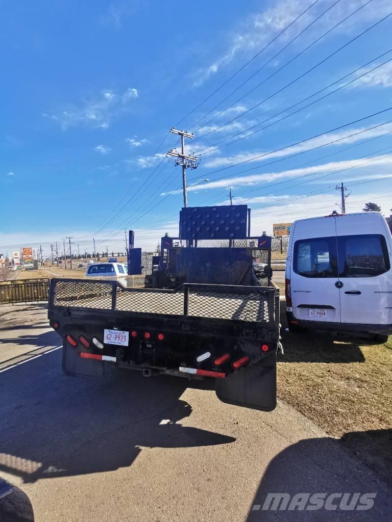 Ford F 550 XLT 플랫베드/드롭사이드 트럭
