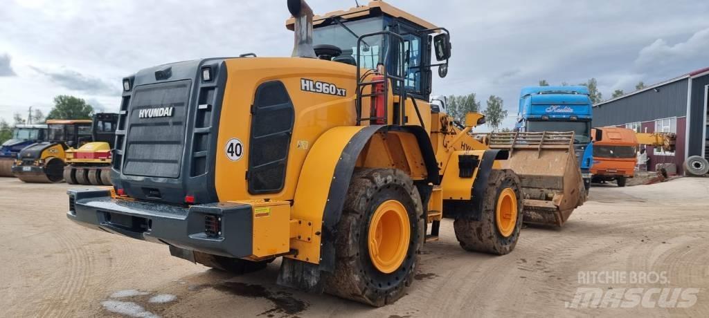 Hyundai HL 960  휠로우더