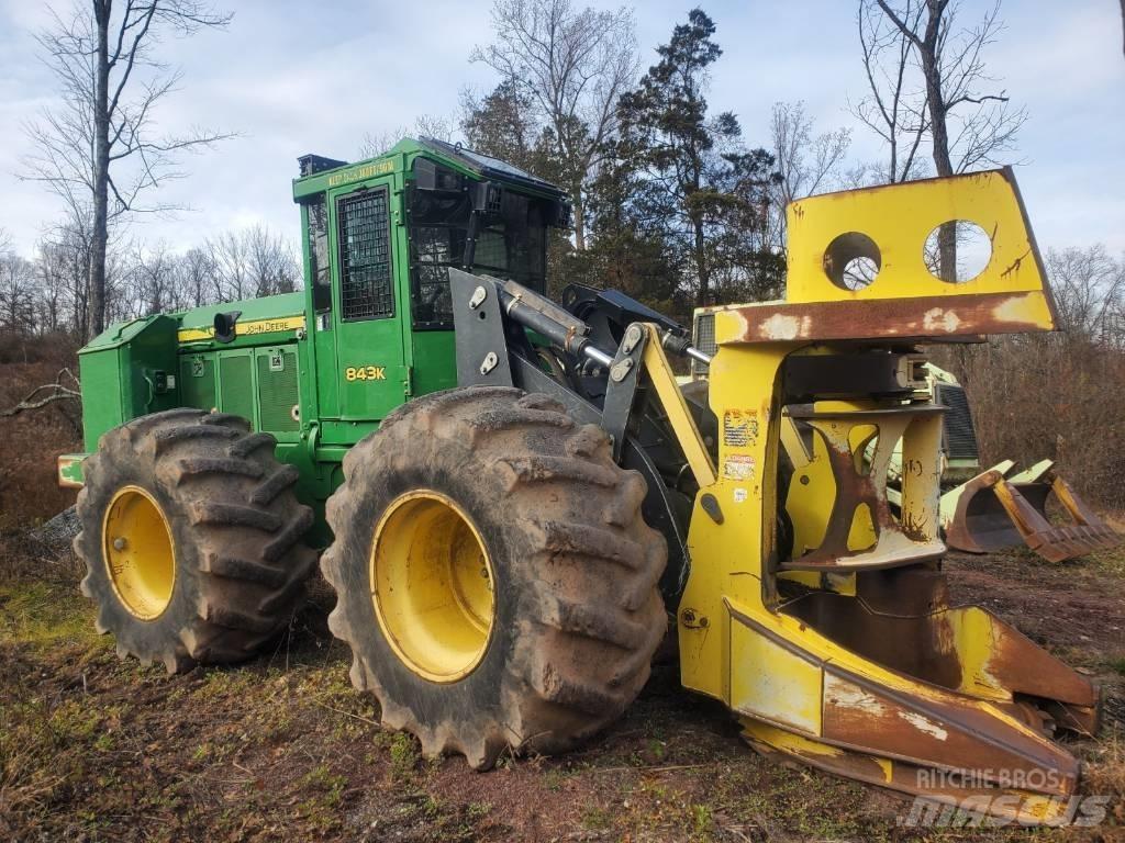 John Deere 843 K 팰러번처