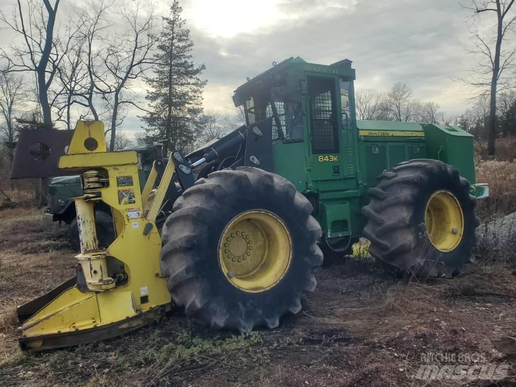 John Deere 843 K 팰러번처