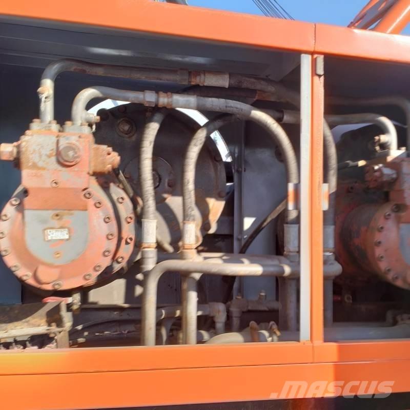 Hitachi KH 150 트랙 크레인