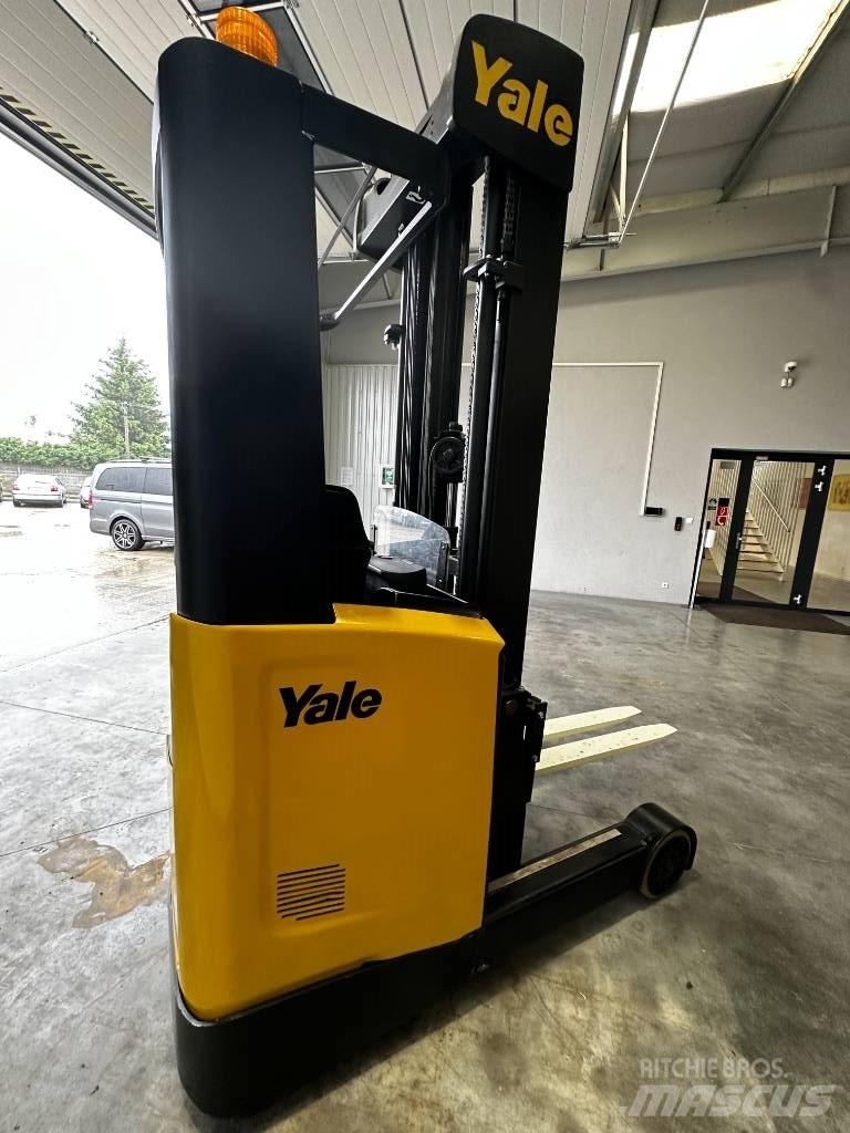 Yale MR16 리치 트럭