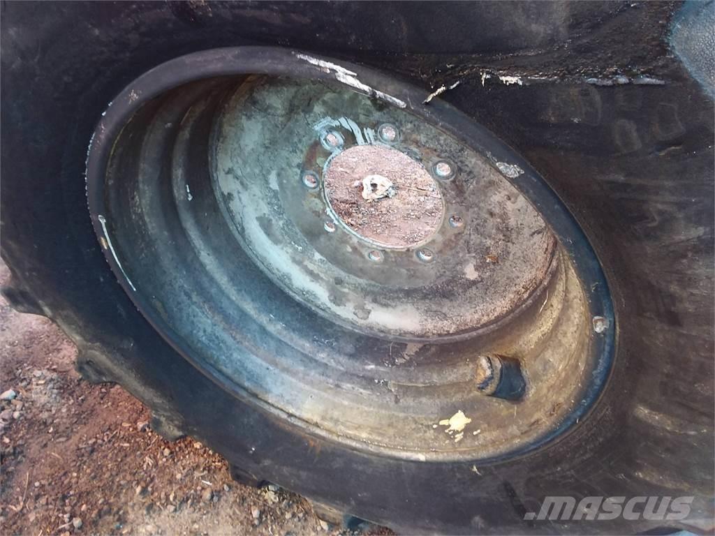  Okänt Sampo 20x28 타이어, 휠 및 림