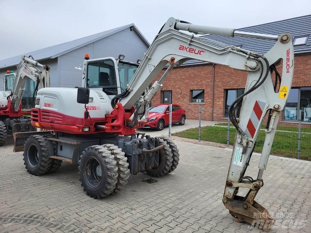 Takeuchi TB295W 중형굴삭기 7톤-28톤