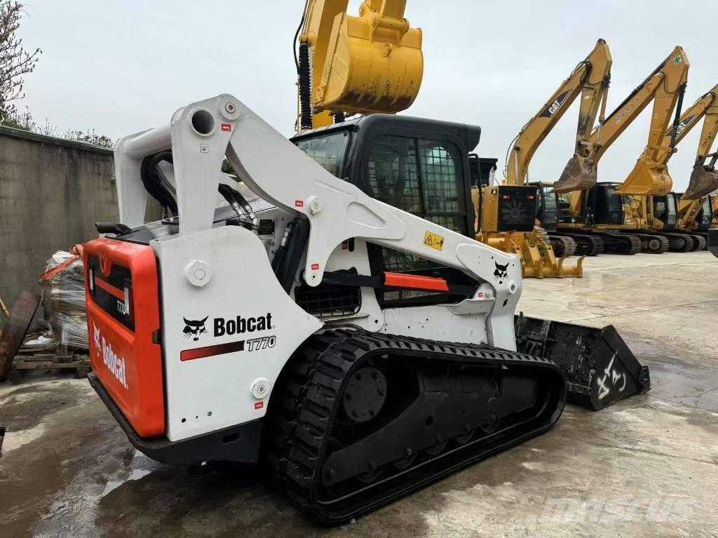 Bobcat T770 궤도식 로우더