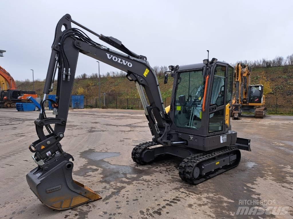 Volvo EC 37 F 소형 굴삭기 7톤 미만