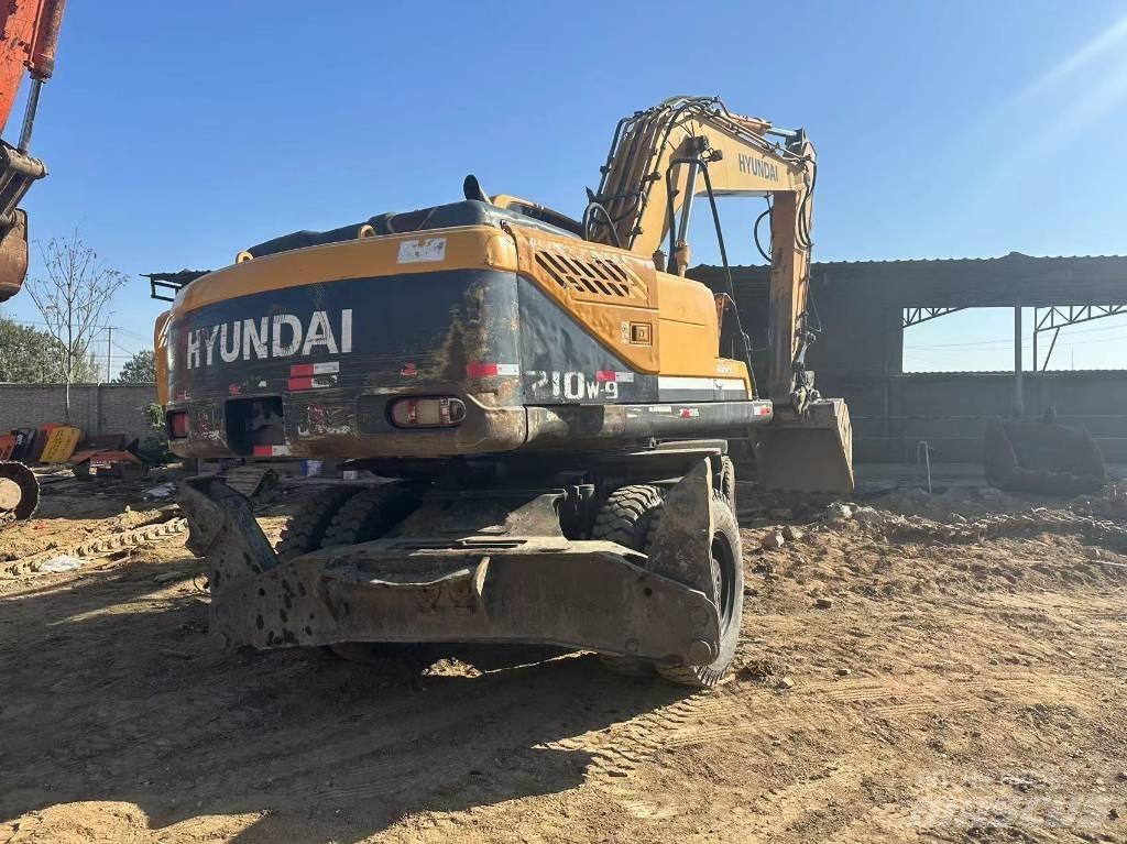 Hyundai R210W-9  휠 굴삭기
