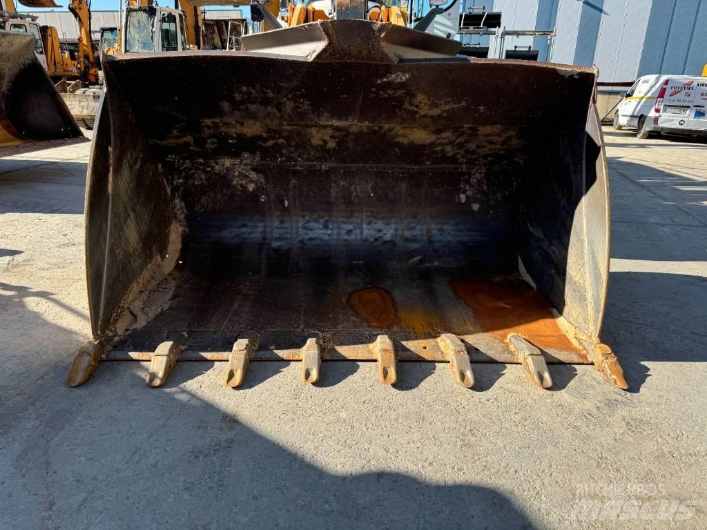 Liebherr L 576  휠로우더