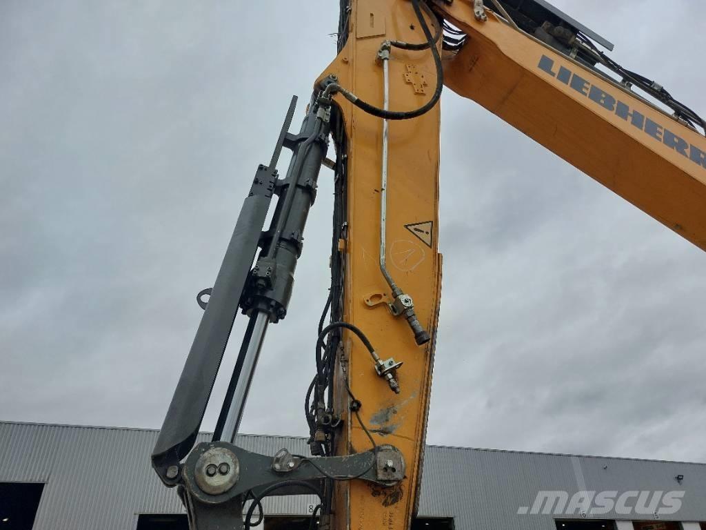 Liebherr R936LC 대형 굴삭기 29톤 이상