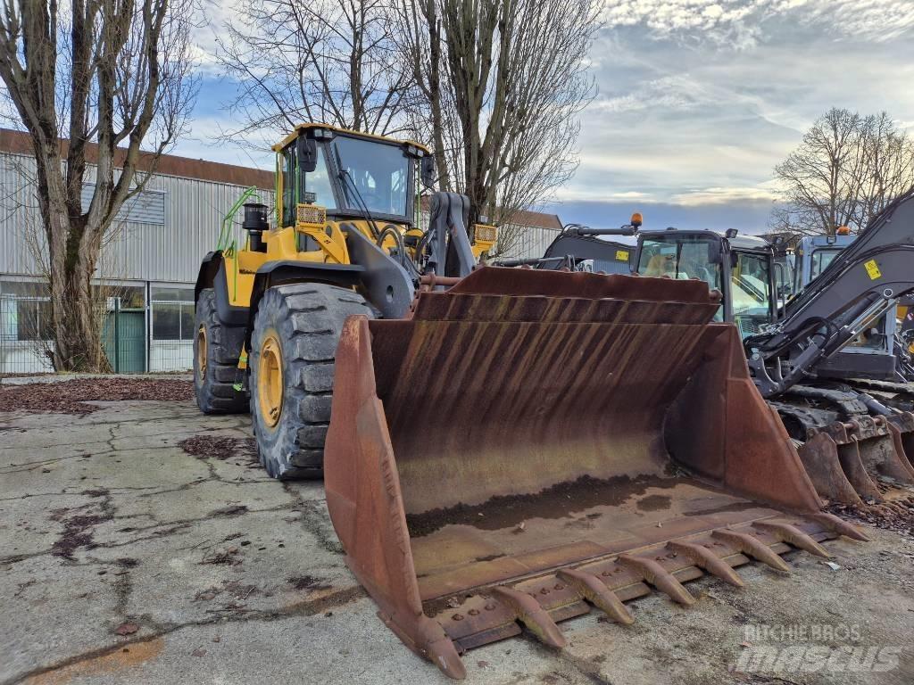 Volvo L 220 H  휠로우더