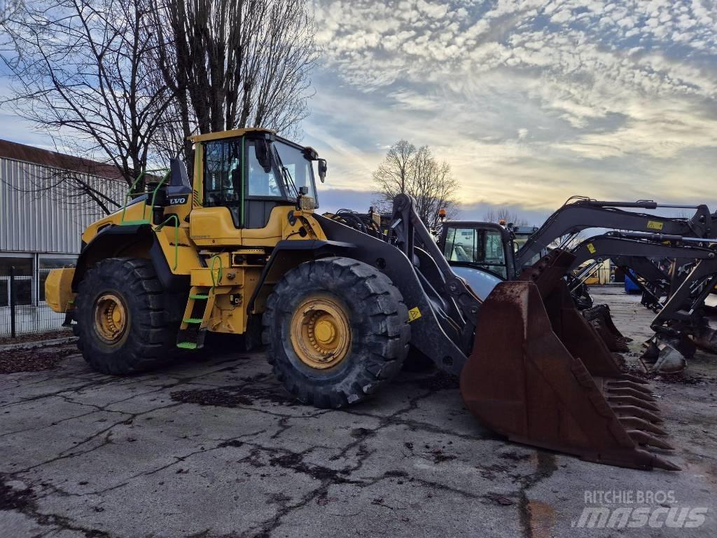 Volvo L 220 H  휠로우더
