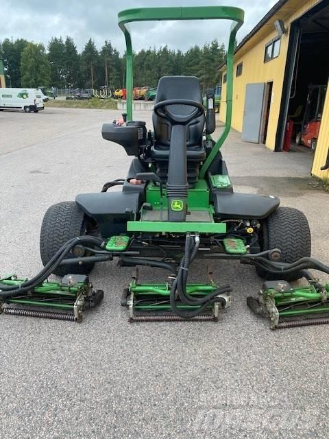 John Deere 7500A 탑승형 잔디깎기