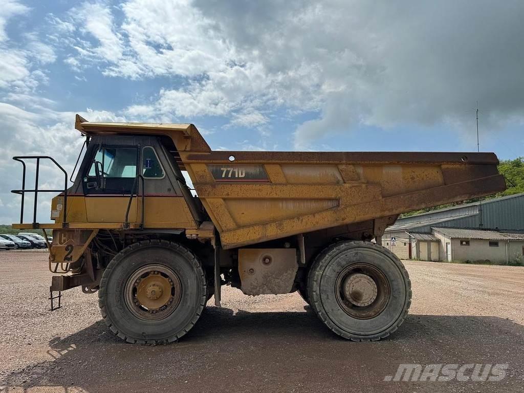 CAT 771D 건설현장 덤프트럭