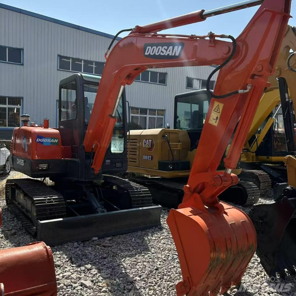 Doosan 55 대형 굴삭기 29톤 이상
