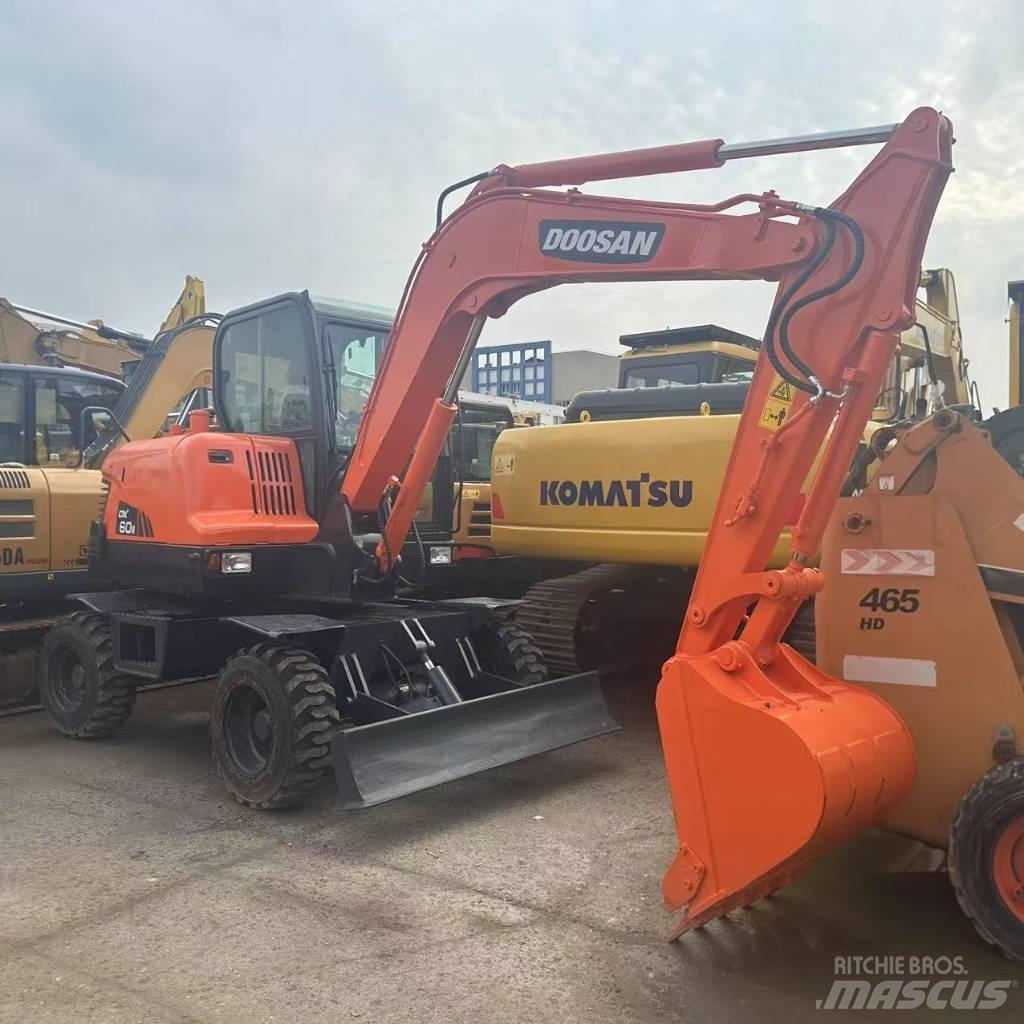 Doosan DX60W  휠 굴삭기