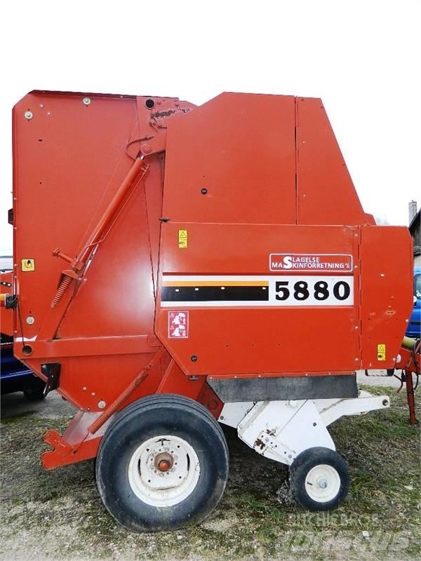 New Holland 5880 원형 곤포기
