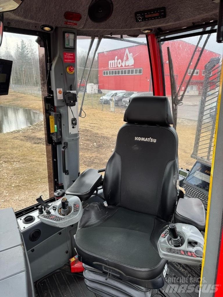 Komatsu 855 원목 포워더